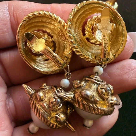 Vintage Trafari Drop style clip on earrings - Picture 4 of 7